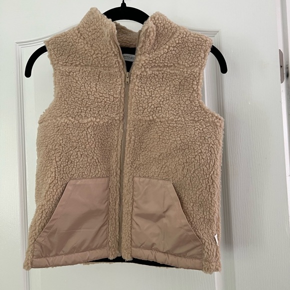 Miles Fur Vest SZ 7 Years - Picture 1 of 4